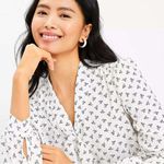 Ann Taylor LOFT Bow Print Blouse White Black Bow Tie Neckline‎ Women's Medium Long Sleeve Photo 0