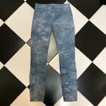 J Brand Grey-ish Blue Tie Dye Low Rise Skinny Leg Boho Bohemian Stretchy size 27 Photo 3