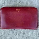 Fossil Vintage Wallet Red Leather Zip around Pocket Card Slots Photo 0
