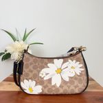 Coach NWT  Teri Shoulder‎ Bag In Signature Canvas With Floral Print Photo 2
