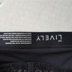 Lively Front Close T Photo 3