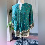 Fig & Flower Womens Floral Pleated Tunic Top Green Lightweight Sz Small NWT Photo 1