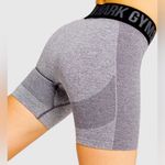 Gymshark FLEX SHORTS in Charcoal Marl/Black Photo 2