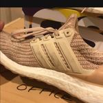 Adidas Wmns UltraBoost 'Ash Peach' Photo 5