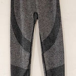 PINK - Victoria's Secret Victoria’s Secret Pink Active Seamless Legging in Gray and Black Large Photo 0