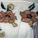 Gimmicks by BKE Gimmicks Floral Embroidered Women's Top - Cream and Pink size M Photo 2