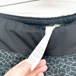 Oiselle Womens Rogas Running Shorts Geometric Print Athletic Gym Workout Size 6 Photo 4