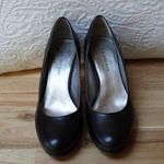 Anne Klein Wystere Classic Black Leather Pumps Closed Round Almond Toe Size 8M Photo 1