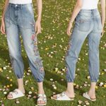 Driftwood NEW  "Summer Vines" Jogger Jeans Floral Embroidered Boho Feminine S Photo 1