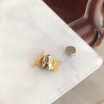 Vintage USA Flag Pin Photo 1