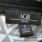 Black and white geometric print mock neck shift dress size 6 Photo 3