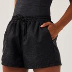 Outdoor Voices GeoShine 2.5" Short Photo 0