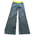 Lululemon  Women's‎ Gray Flared Yoga Pants Activewear sz 2 Photo 3