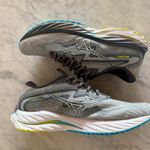 Men's Gray Athletic Shoes Size 11 Photo 0