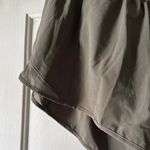 Lululemon army green low rise 2.5 hotty hot Photo 3