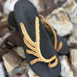 Plaka Women’s Sz. 10, Mustard & Black Classic‎ Sandals, Great Pair Yellow Photo 0