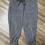 Elizabeth and James Size 4 Pant Gray Cropped Jogger Satin Shiny Mid Rise Tapered Photo 1
