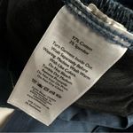 Eddie Bauer  Womens  Mid-rise Rise Boyfriend Legend Wash Stretch Shorts Sz 10 Photo 8