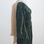 Pretty Little Thing  One-Shoulder Green Sequin Dress NWT Size 12 Green Formal Dress Photo 4