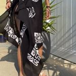 Black and White Patterned Sarong Size 0 Photo 9