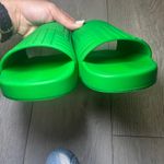 Bottega Veneta green rubber embossed slides pool casual designer size 37 Photo 6