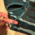 The North Face  WOMENS PULLOVER SWEATER TURTLE
NECK MEDIUM GREEN ANIMAL
PRINT Photo 5