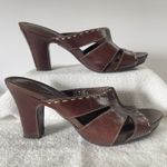 Clarks  Women’s Artisan Collection Leather Sandal Heels Size 8 Brown Excellent Photo 1