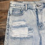 American Eagle distressed Jean shorts size 10 Photo 1