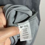 FIGS  Women Gray Scrub Shirt‎ Catarina Top size Large Photo 3