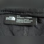 The North Face  Black Athletic Shorts Size Medium 7 Inch Inseam‎ EUC Photo 3