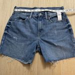 Old Navy High-Rise Straight Denim Shorts Zip Up Cut Off Distressed Size 0 New Photo 1