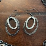 None Black and Silver Hammered Chain Necklace and Earring Set Photo 3