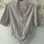 EXPRESS  Women's Gray Button-Up Bodysuit Photo 0