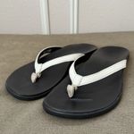 OLUKAI Ho'opio Beach Sandals Thong Flip Photo 1