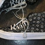 Vans Black Dot Daisy Print Lace Up High Top Sneakers Women’s Size 7 Photo 3
