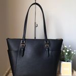 Michael Kors Set Photo 13