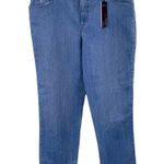 Gloria Vanderbilt NWT  AMANDA Light Wash Classic Fit Mid Rise Jeans Size 16 Short Photo 0