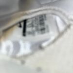 Nike roshes white size 5 Photo 4