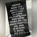 New York & Company City
Stretch Pants White Retro Square
Pattern size 8
$30 Photo 13