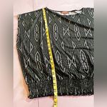   Blouse Ellen tracy green multicolors stamps top blouse size Large Photo 9