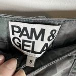 Pam & Gela / Camo Print Army Green Soft Summer Tencel Pocket Utility Shorts Sz 6 Photo 3