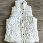 Old Navy  White Puffer Vest Photo 0