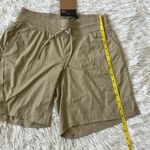 The North Face  APHRODITE MOTION BERMUDA SHORTS WOMEN'S TWILL BEIGE SMALL Photo 4