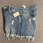Good American  Women’s Bonbshell Shorts Photo 1