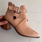 DV by Dolce Vita Drako Strapy Ankle Boots 8 Tan Booties Stacked Heel Vegan Photo 5