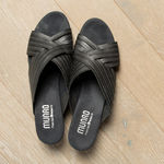 Munro "Kelsey" Slide Mule Sandal in Black 8.5 Narrow - Photo 1
