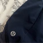 Lululemon high rise hotty hot shorts 2.5” true navy size 8 Photo 3