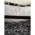 kim rogers Kim Roger Curvy Size 1X Black and White Rose and Leaf Print Neck Accents Top Photo 1