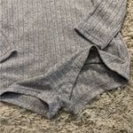 Gray Ribbed Long Sleeve Romper
Size M Size M Photo 4