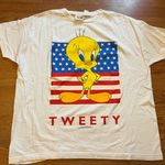 Vintage Looney Tunes tweety bird T Photo 0